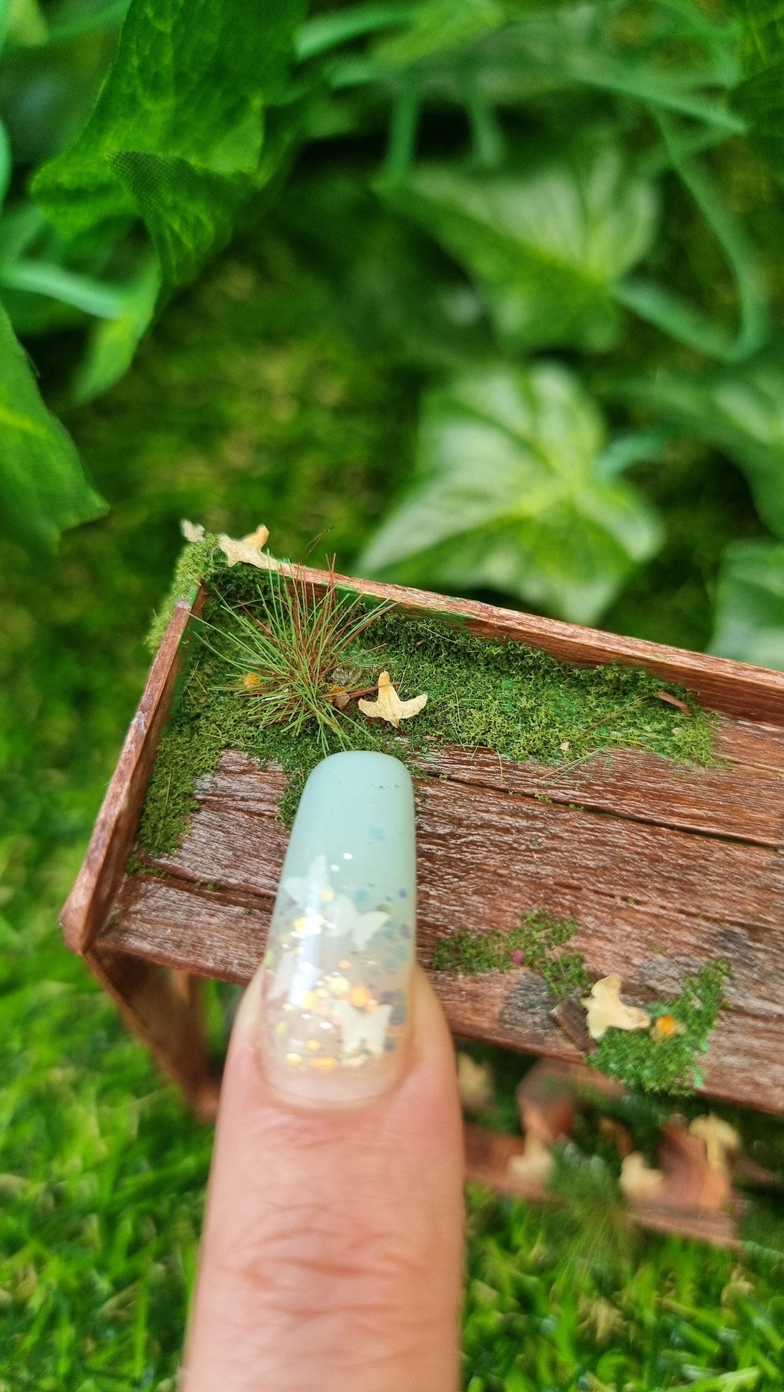 Miniature abandoned potting bench 1:12 scale dollshouse garden furniture with terracotta pot and ivy