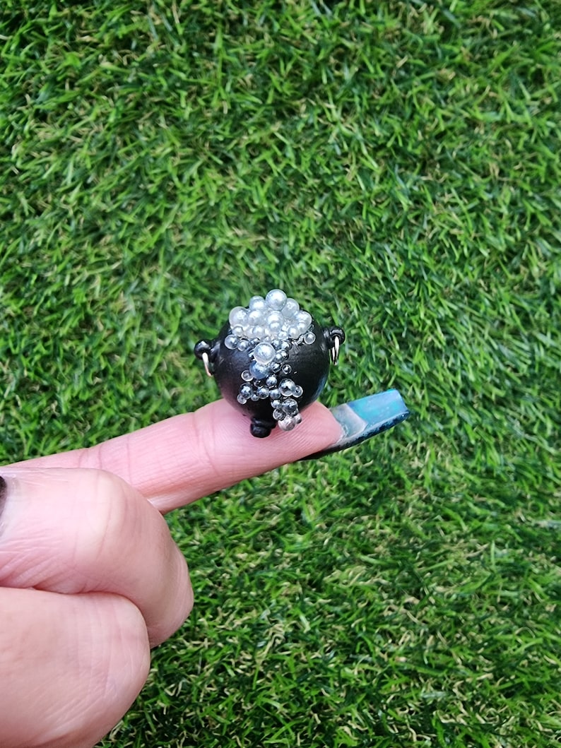 Miniature bubbling cauldron 1:12 scale dollshouse miniature handmade halloween witches cauldron